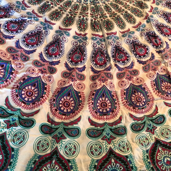 Round Cotton Throw Blanket Towel - Picture 3 of 4